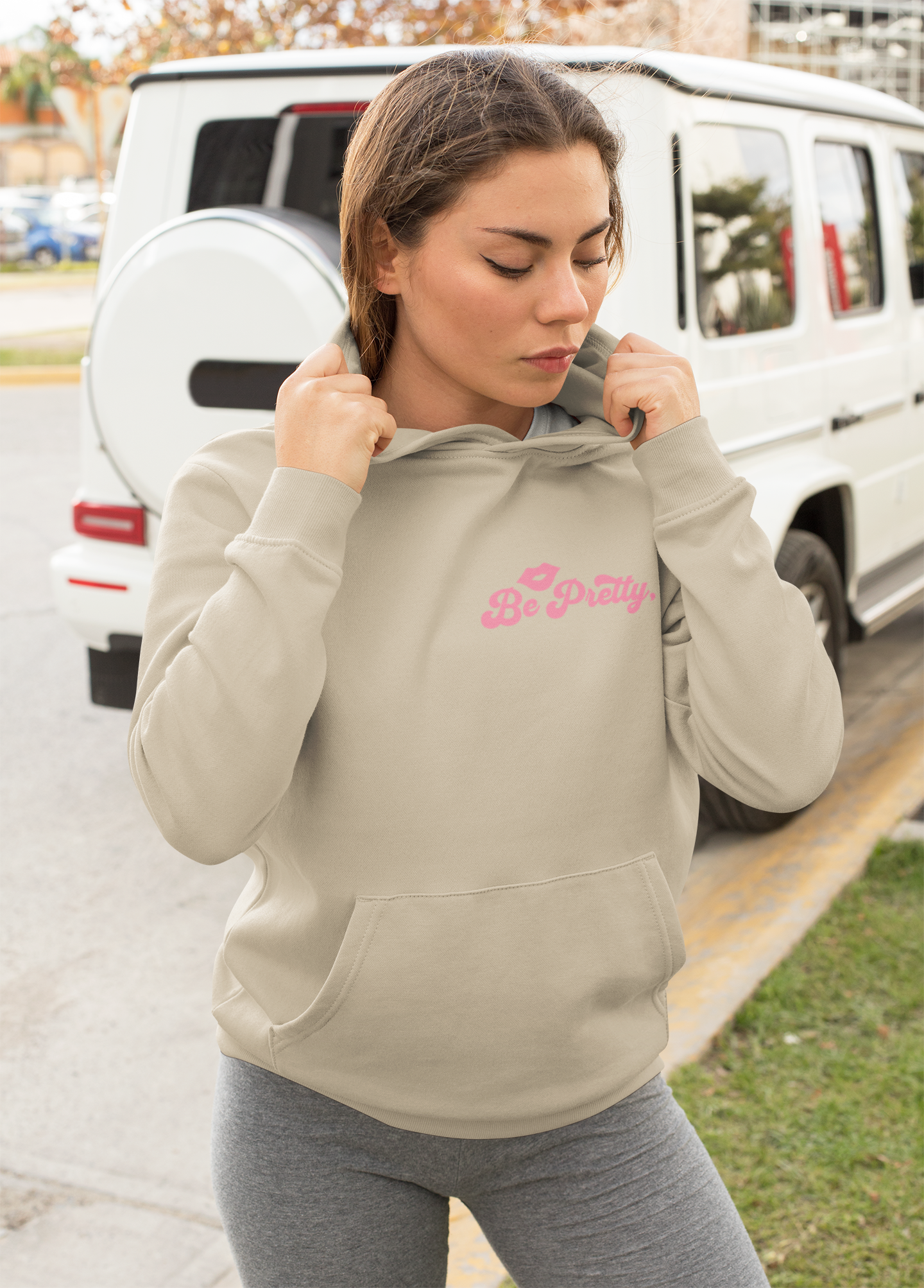 be-pretty-woman-hoodie-front-sand