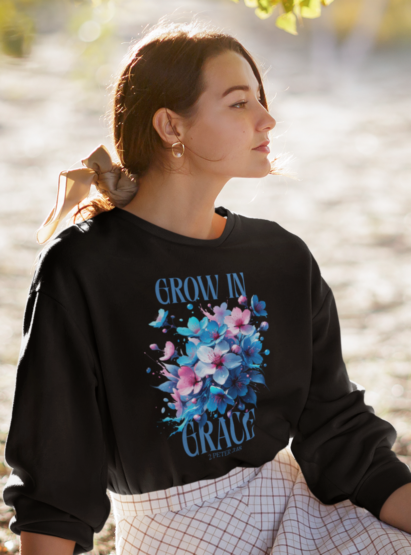 grow-in-grace-christian-woman-sweatshirt-black