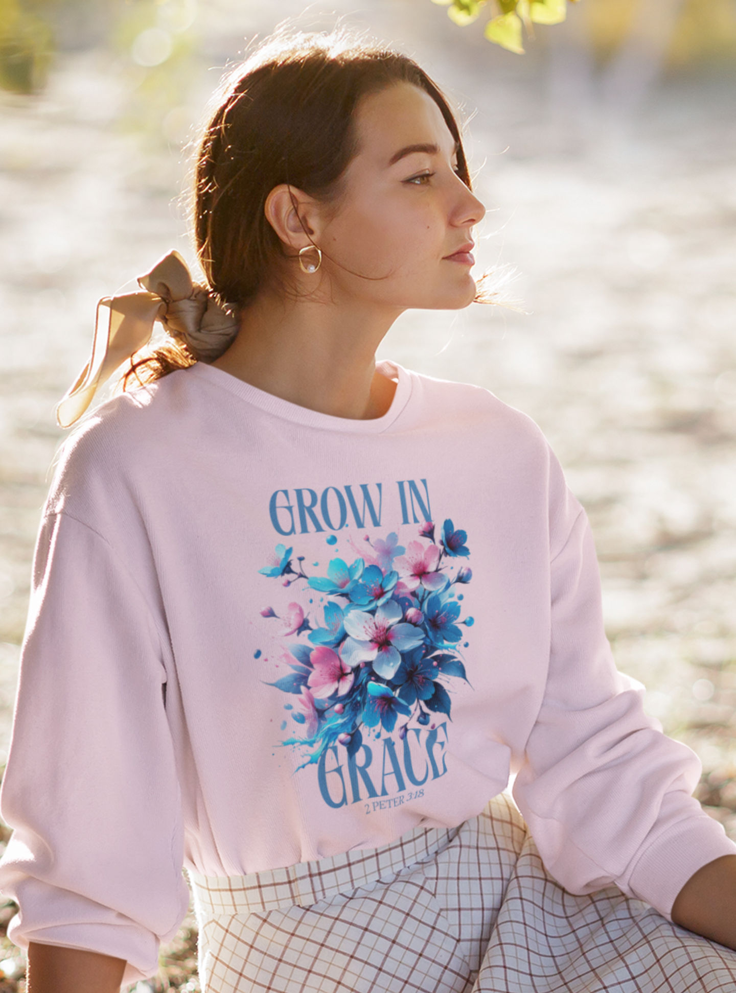 grow-in-grace-christian-woman-sweatshirt-pink