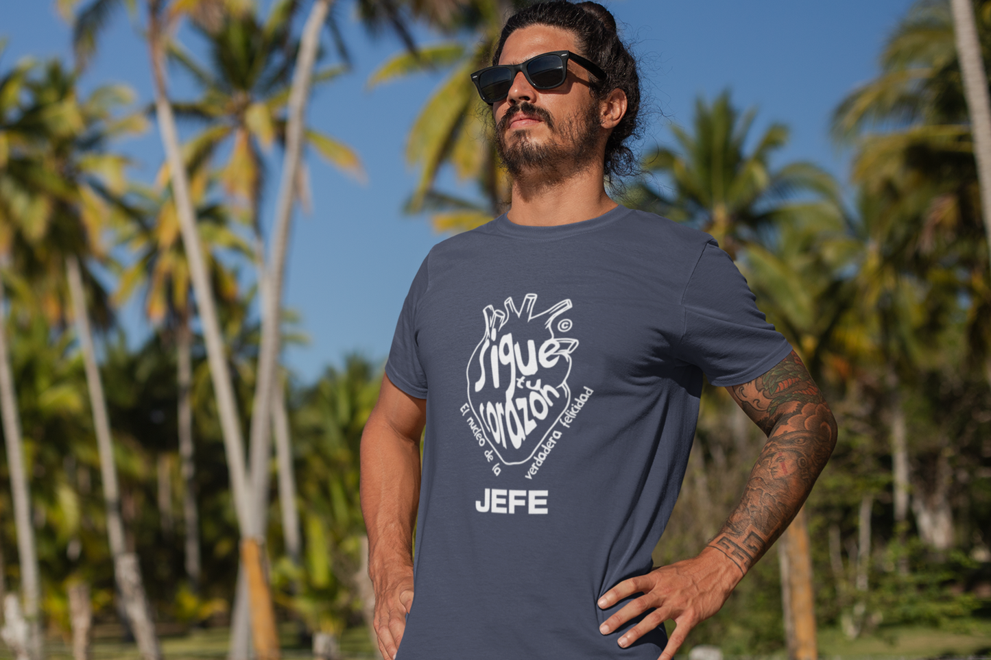 sigue-corazon-latino-mens-tshirt-navy