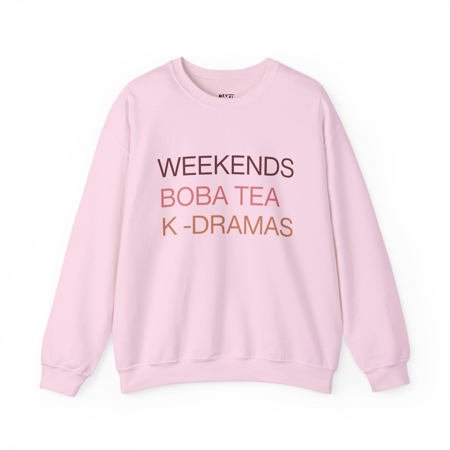 weekends-boba-kdrama-woman-sweatshirt-closeup-sand